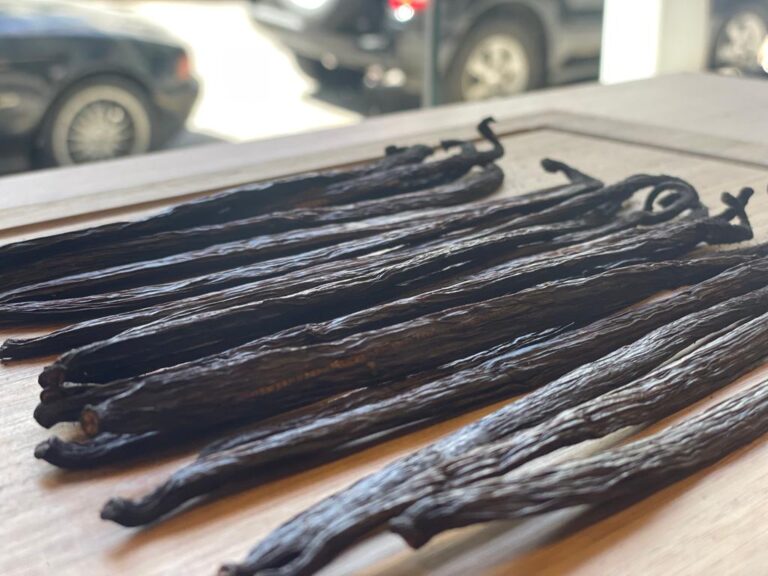 Vanilla Beans (Organic Product) 20 grams (3-4 beans)